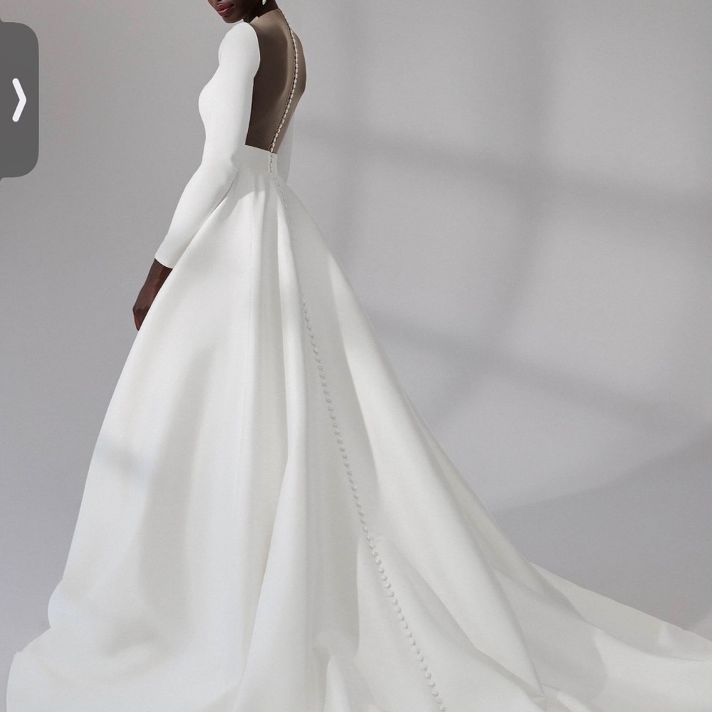 Elegant White Long Sleeve Dress